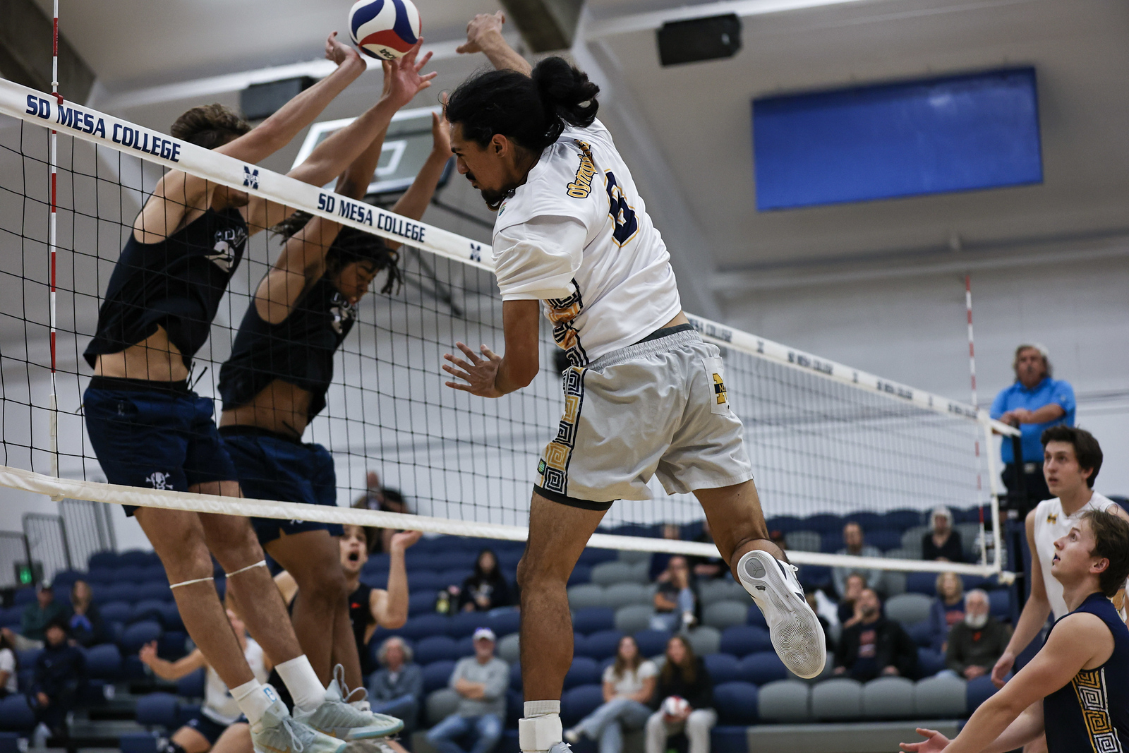 Outside hitter Sonnyboy Matavao finished with 13 points, 9 kills, 2 service aces, and 5 digs. 

Photo: Nicole Noel